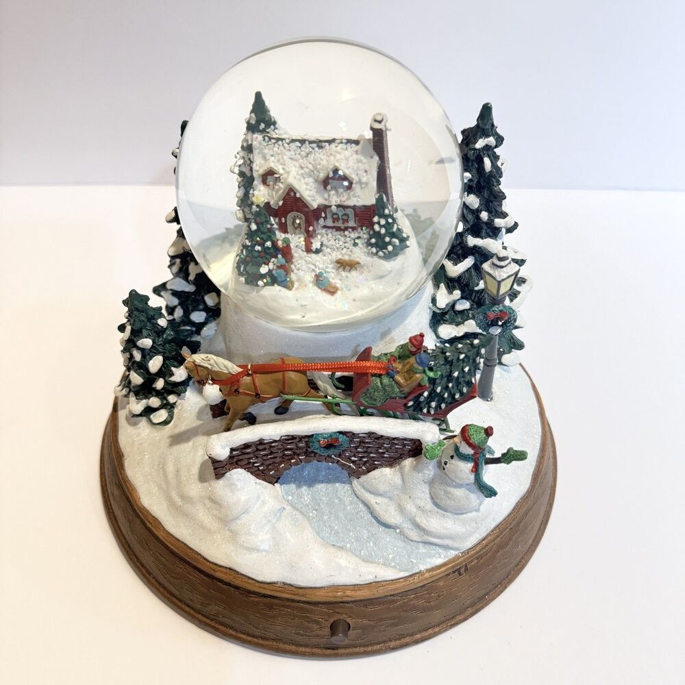 Hallmark Christmas In Evergreen Sleigh The Holly & The Ivy  Musical Snow Globe